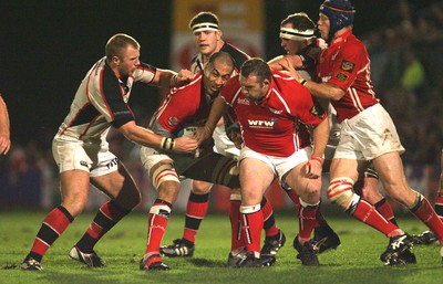 27.10.06...Llanelli Scarlets v Ulster, Heineken Cup Rugby Scarlets Inoke Afeaki secures the loose lineout ball 