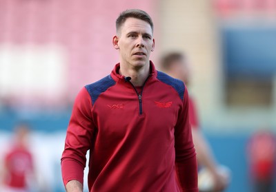 250426 - Scarlets v Vodacom Bulls - United Rugby Championship - Liam Williams coaching the Scarlets
