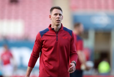 250426 - Scarlets v Vodacom Bulls - United Rugby Championship - Liam Williams coaching the Scarlets