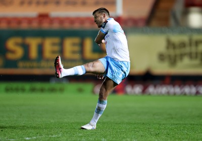 250426 - Scarlets v Vodacom Bulls - United Rugby Championship - Handre Pollard of Bulls kicks a penalty to win the game