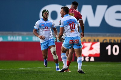 250426 - Scarlets v Vodacom Bulls - United Rugby Championship - Handre Pollard of Bulls celebrates scoring a try