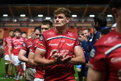 250426 - Scarlets v Vodacom Bulls - United Rugby Championship - Taine Plumtree of Scarlets at full time