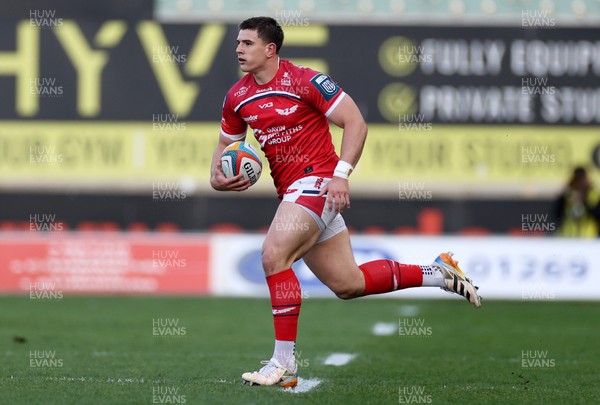 250426 - Scarlets v Vodacom Bulls - United Rugby Championship - Joe Hawkins of Scarlets 