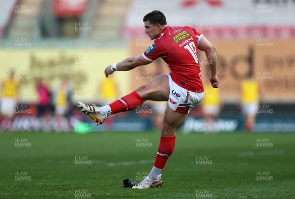 250426 - Scarlets v Vodacom Bulls - United Rugby Championship - Joe Hawkins of Scarlets 