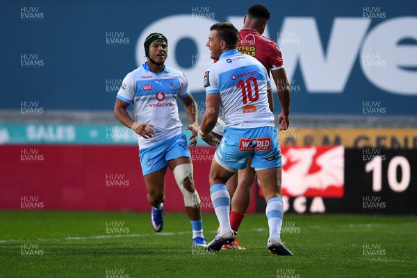 250426 - Scarlets v Vodacom Bulls - United Rugby Championship - Handre Pollard of Bulls celebrates scoring a try
