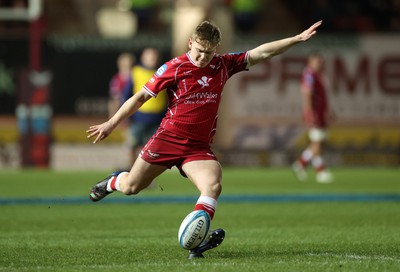 270123 - Scarlets v Vodacom Bulls - United Rugby Championship - Sam Costelow of Scarlets kicks the conversion