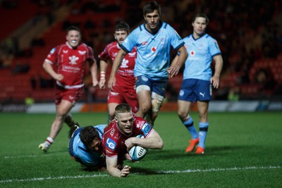 270123 - Scarlets v Vodacom Bulls - United Rugby Championship - Johnny McNicholl of Scarlets scores a try