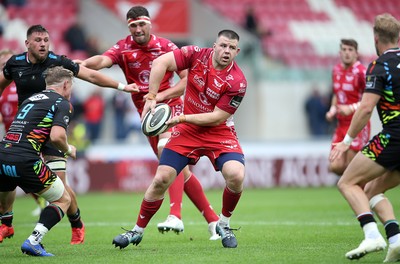 121019 - Scarlets v Zebre Rugby - Guinness PRO14 - Rob Evans of Scarlets