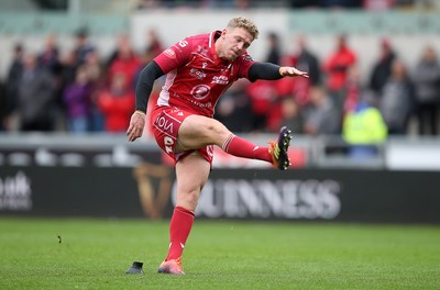 121019 - Scarlets v Zebre Rugby - Guinness PRO14 - Angus O'Brien of Scarlets kicks the conversion