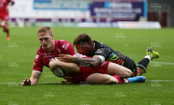 121019 - Scarlets v Zebre Rugby - Guinness PRO14 - Johnny McNicholl of Scarlets scores a try in the last seconds of the match