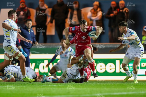 151022 - Scarlets v Zebre Parma - United Rugby Championship - Ryan Conbeer of Scarlets on the attack