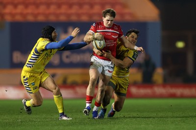 200326 - Scarlets v Zebre Parma - United Rugby Championship - Macs Page of Scarlets is tackled by Marco Zanon of Zebre 