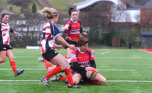 060316 - Scarlets Women v Ospreys Women -Karen Mayze of Scarlets scores try