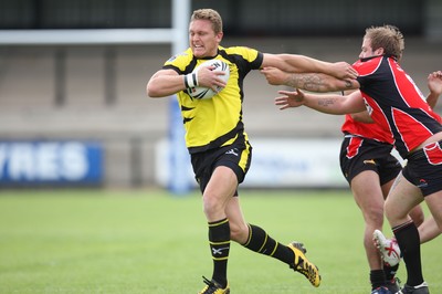 11.07.10.. South Wales Scorpions v Gateshead Thunder, The Co-operative Championship Div 1 -  Scorpions Christiaan Roets breaks away 