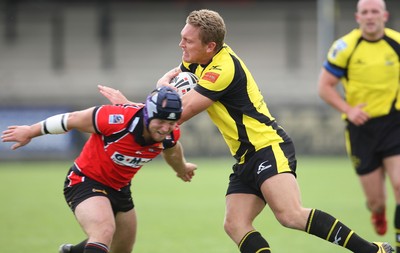 11.07.10.. South Wales Scorpions v Gateshead Thunder, The Co-operative Championship Div 1 -  Scorpions Christiaan Roets breaks away 