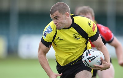 11.07.10.. South Wales Scorpions v Gateshead Thunder, The Co-operative Championship Div 1 -  Scorpions Elliot Kear runs in to score his first try 