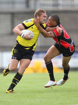 11.07.10.. South Wales Scorpions v Gateshead Thunder, The Co-operative Championship Div 1 -  Scorpions Christiaan Roets takes on Gateshead's Michael Brown  