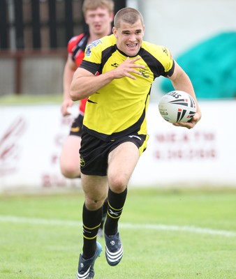 11.07.10.. South Wales Scorpions v Gateshead Thunder, The Co-operative Championship Div 1 -  Scorpions Elliot Kear scores his second try 