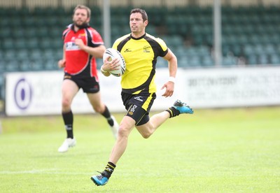 11.07.10.. South Wales Scorpions v Gateshead Thunder, The Co-operative Championship Div 1 -  Scorpions Craig Richards races in to score try 