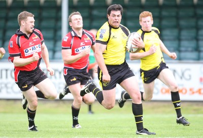 11.07.10.. South Wales Scorpions v Gateshead Thunder, The Co-operative Championship Div 1 -  Scorpions Alan Pope races in to score try 