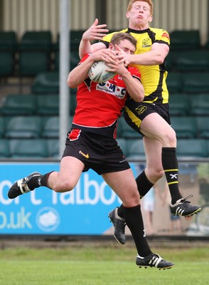 11.07.10.. South Wales Scorpions v Gateshead Thunder, The Co-operative Championship Div 1 -  Scorpions David James and Gateshead's Dan O'Sullivan  compete for the ball 