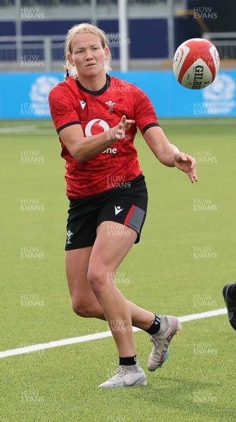 200923 - Scotland Women and Wales Women Combined Training Session - Carys Cox warms up for a combined training session with Scotland in Edinburgh