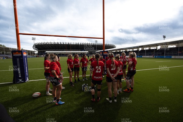 200923 - Scotland Women and Wales Women Combined Training Session - The Wales team huddle together during a combined training session with Scotland in Edinburgh