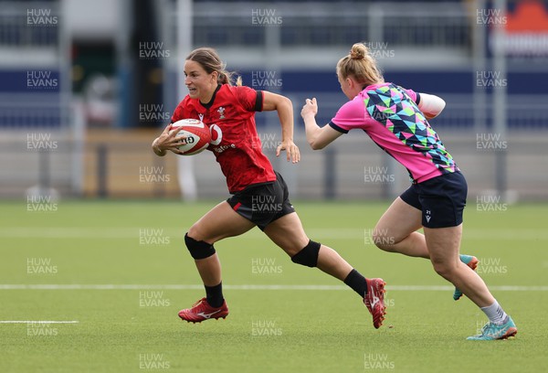200923 - Scotland Women and Wales Women Combined Training Session - Jazz Joyce breaks away during a combined training session with Scotland in Edinburgh