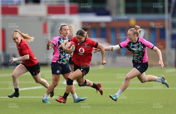 200923 - Scotland Women and Wales Women Combined Training Session - Jazz Joyce breaks away during a combined training session with Scotland in Edinburgh