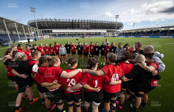 200923 - Scotland Women and Wales Women Combined Training Session - The Wales team huddle together during a combined training session against Scotland in Edinburgh