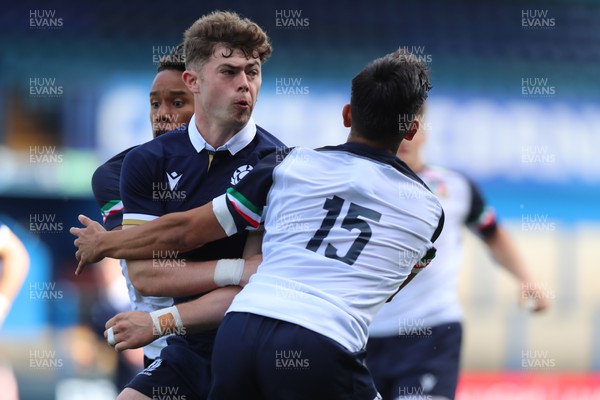 110823 - Scotland v Italy - U18 Festival of Rugby - Scotland offload 