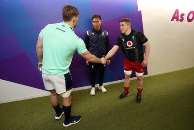 070325 - Scotland U20s v Wales U20s - U20s 6 Nations Championship - Captains Freddy Douglas of Scotland and Harry Beddall of Wales at the coin toss