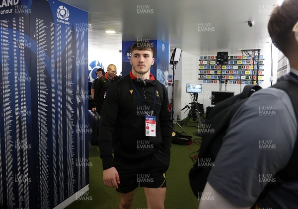 070325 - Scotland U20s v Wales U20s - U20s 6 Nations Championship - Wales team arrive at the Hive Stadium