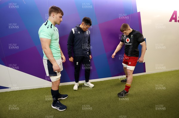 070325 - Scotland U20s v Wales U20s - U20s 6 Nations Championship - Captains Freddy Douglas of Scotland and Harry Beddall of Wales at the coin toss