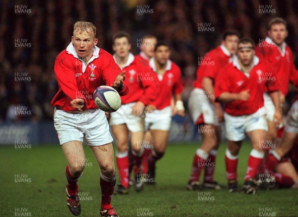 060299 - Scotland v Wales - Five Nations - Neil Jenkins of Wales 