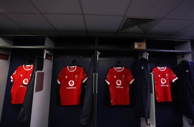 080325 - Scotland v Wales - Guinness 6 Nations Championship - Wales dressing room before the game