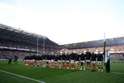 080325 - Scotland v Wales - Guinness 6 Nations Championship - Wales sing the anthem