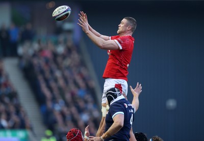 080325 - Scotland v Wales - Guinness 6 Nations Championship - Will Rowlands of Wales wins the line out