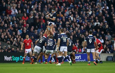 080325 - Scotland v Wales - Guinness 6 Nations Championship - Jamie Ritchie of Scotland wins the line out