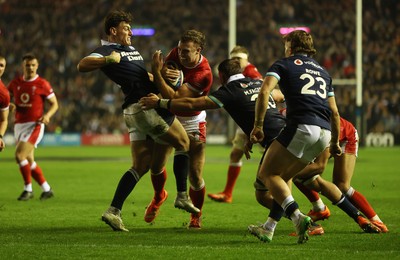 080325 - Scotland v Wales - Guinness 6 Nations Championship - Max Llewellyn of Wales scores a try