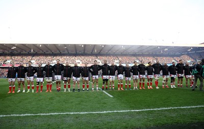 080325 - Scotland v Wales - Guinness 6 Nations Championship - Wales sing the anthem