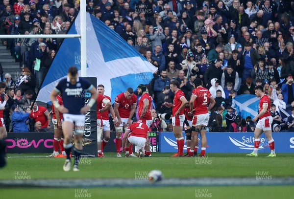 080325 - Scotland v Wales - Guinness 6 Nations Championship - Wales under the posts after Scotland score