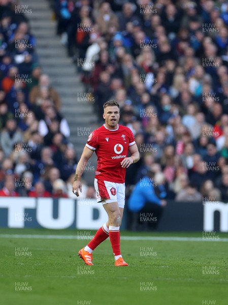 080325 - Scotland v Wales - Guinness 6 Nations Championship - Gareth Anscombe of Wales 