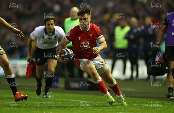 080325 - Scotland v Wales - Guinness 6 Nations Championship - Joe Roberts of Wales 