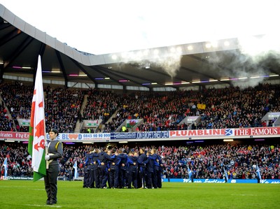 12.02.11 - Scotland v Wales - RBS Six Nations 2011 - Wales players come together for a huddle before kick off. 