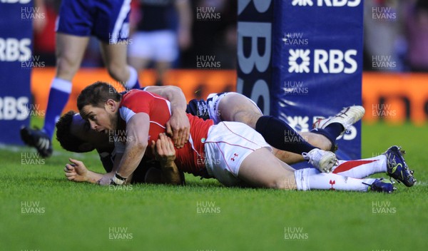 12.02.11 - Scotland v Wales - RBS Six Nations 2011 - Shane Williams of Wales scores try. 