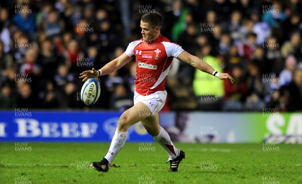 12.02.11 - Scotland v Wales - RBS Six Nations 2011 - Tavis Knoyle of Wales. 