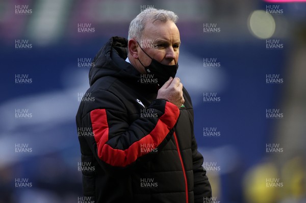 130221 - Scotland v Wales - Guinness 6 Nations - Wales Head Coach Wayne Pivac during the warm up