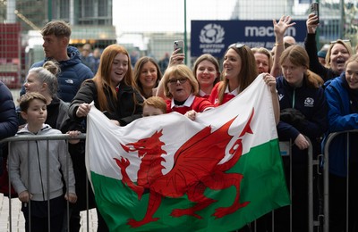 220325  Scotland v Wales, Guinness Women’s Six Nations 2025 - Wales fans wait for the team to arrive at the stadium