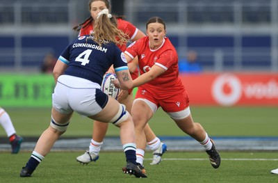 220325  Scotland v Wales, Guinness Women’s Six Nations 2025 - Lleucu George of Wales takes on Hollie Cunningham of Scotland